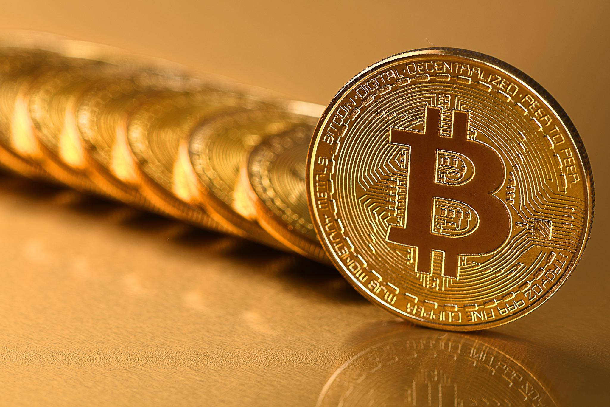 特朗普发币挑战金融界！虚拟货币一夜赚300亿，这场豪赌谁是赢家？